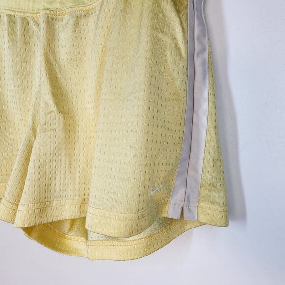 Nike Pastel Yellow Athletic Shorts Size‎ Large Unlined Lightweight Breathable - Picture 3 of 4
